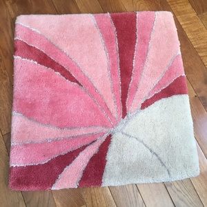 beautiful mini mat, rug  excellent / new  condition beautiful colour
